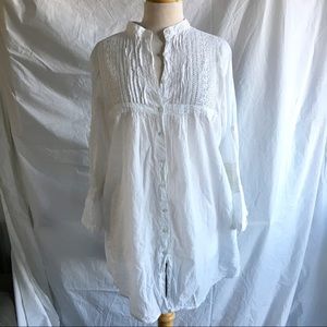 S.R. Fashion. White tunic